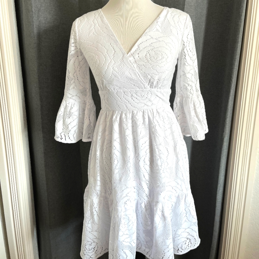 NWT resort white lace Lilly Pulitzer Cecelia dress. Lantern sleeve. Size 2.
